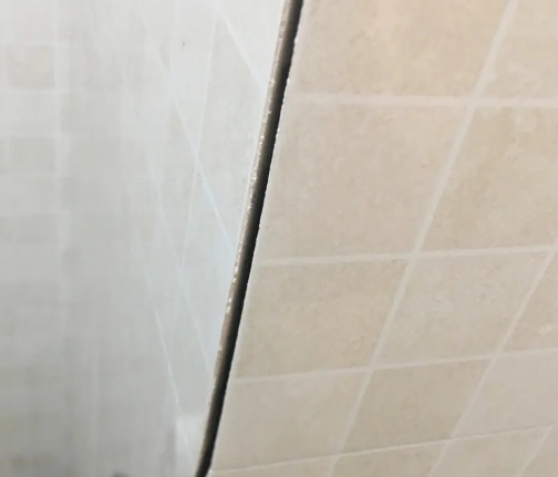 上甘岭瓷砖空鼓维修公司分享阳台瓷砖脱落的修复过程可以分为以下几个步骤