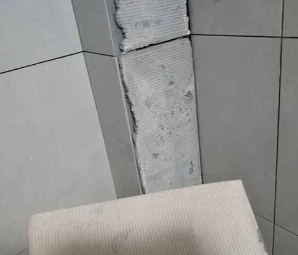 上甘岭瓷砖空鼓维修公司分享下厨房瓷砖脱落的补救措施。